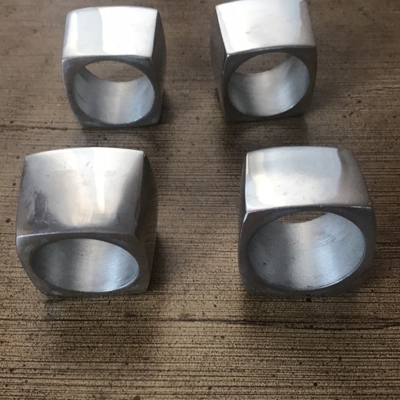 MCM STYLE NAPKING HOLDERS - Picture 4 of 5